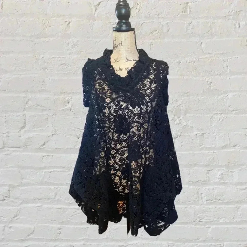 Gracia Black Lace Tunic